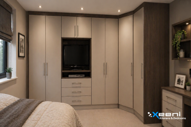 Fitted wardrobes in Hatchend