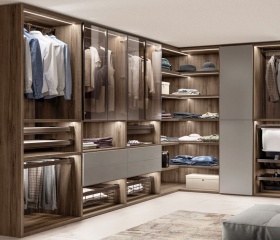 Why UK Homeowners Prefer Bespoke Furniture planning and installation detail